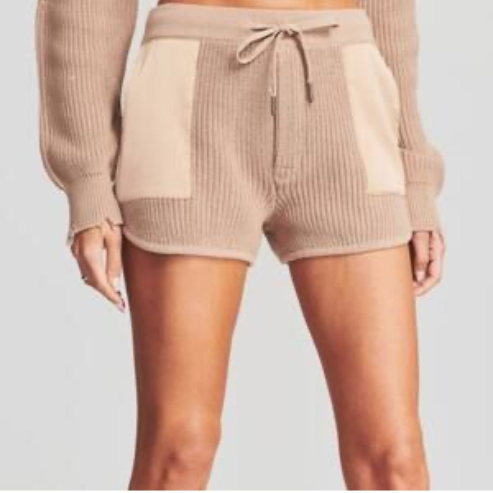 NWT SER.O.YA Uma short in‎ natural